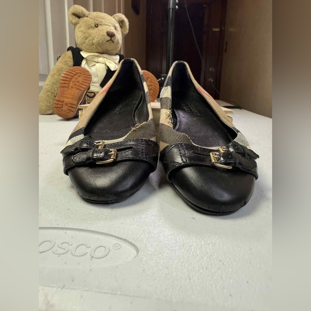 Burberry Beige Plaid Leather Cap Toe Flats - Picture 10 of 12